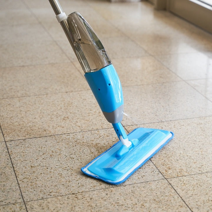 Mop cu pulverizator – cu lavetă microfibră reutilizabilă