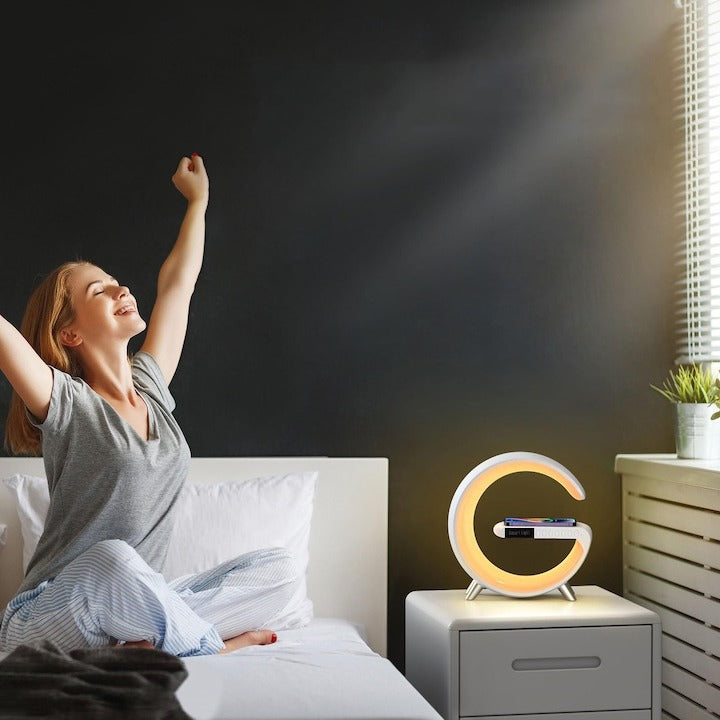 Boxă Bluetooth 3 în 1 – încărcător wireless 15W, lumină RGB, alb