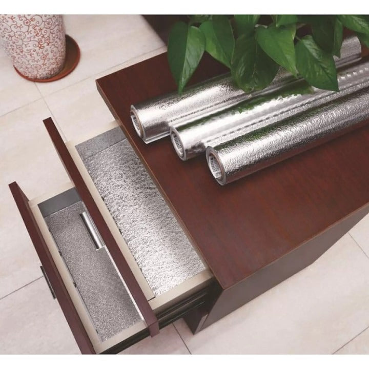Folie de aluminiu autoadeziva bucatarie, argintie, model cu patratele, 60 x 300 cm