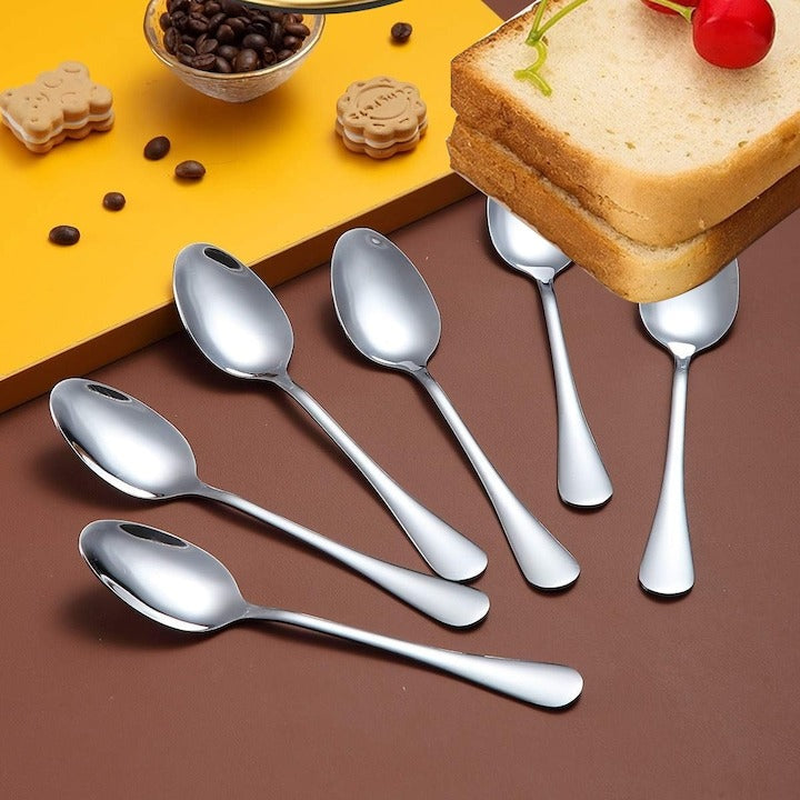 Set Tacâmuri 24 Piese din Oțel Inoxidabil – Design Elegant, Argintiu, cu Cutie Cadou